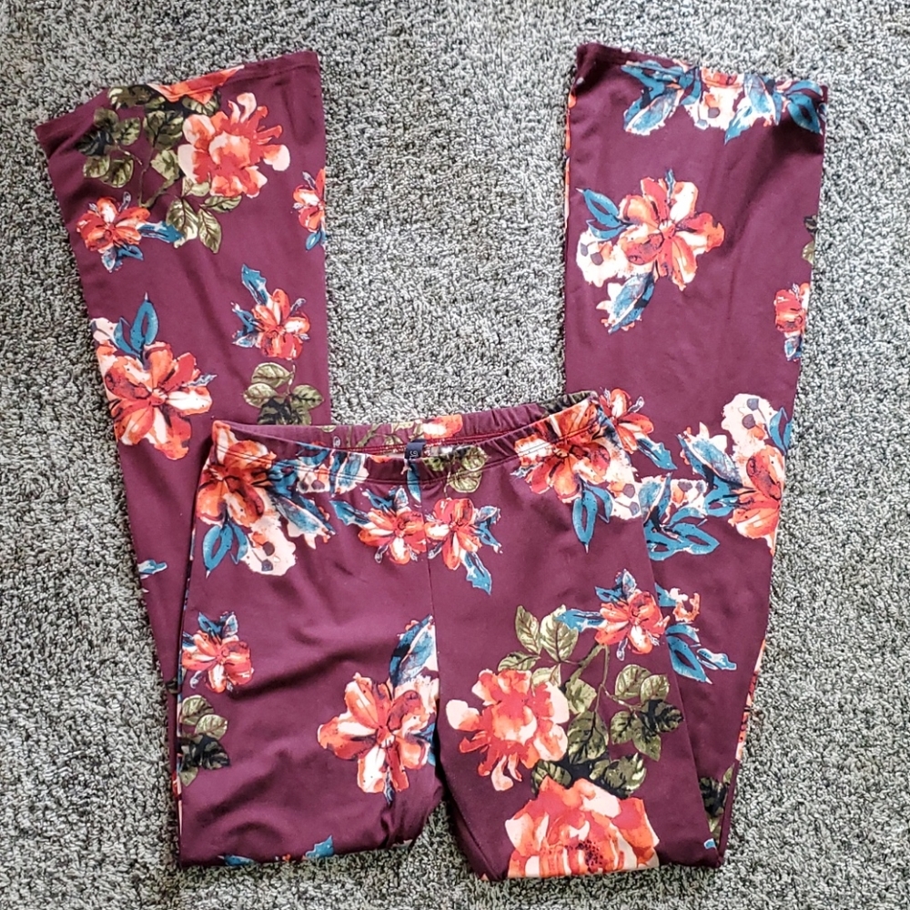 Nu Label flare bottom leggings size medium